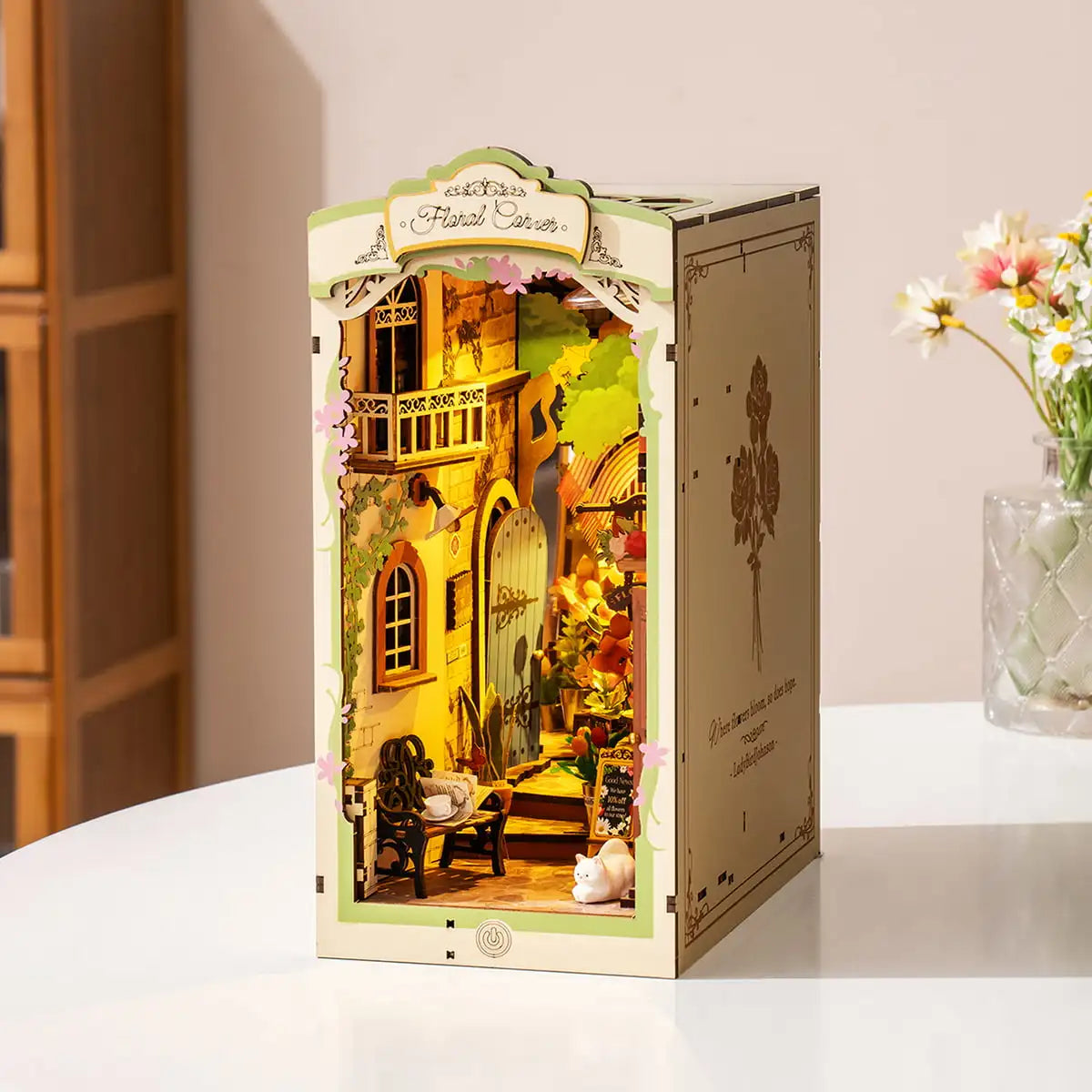 Robotime Rolife Floral Corner Book Nook Kit - Book Nook Kit