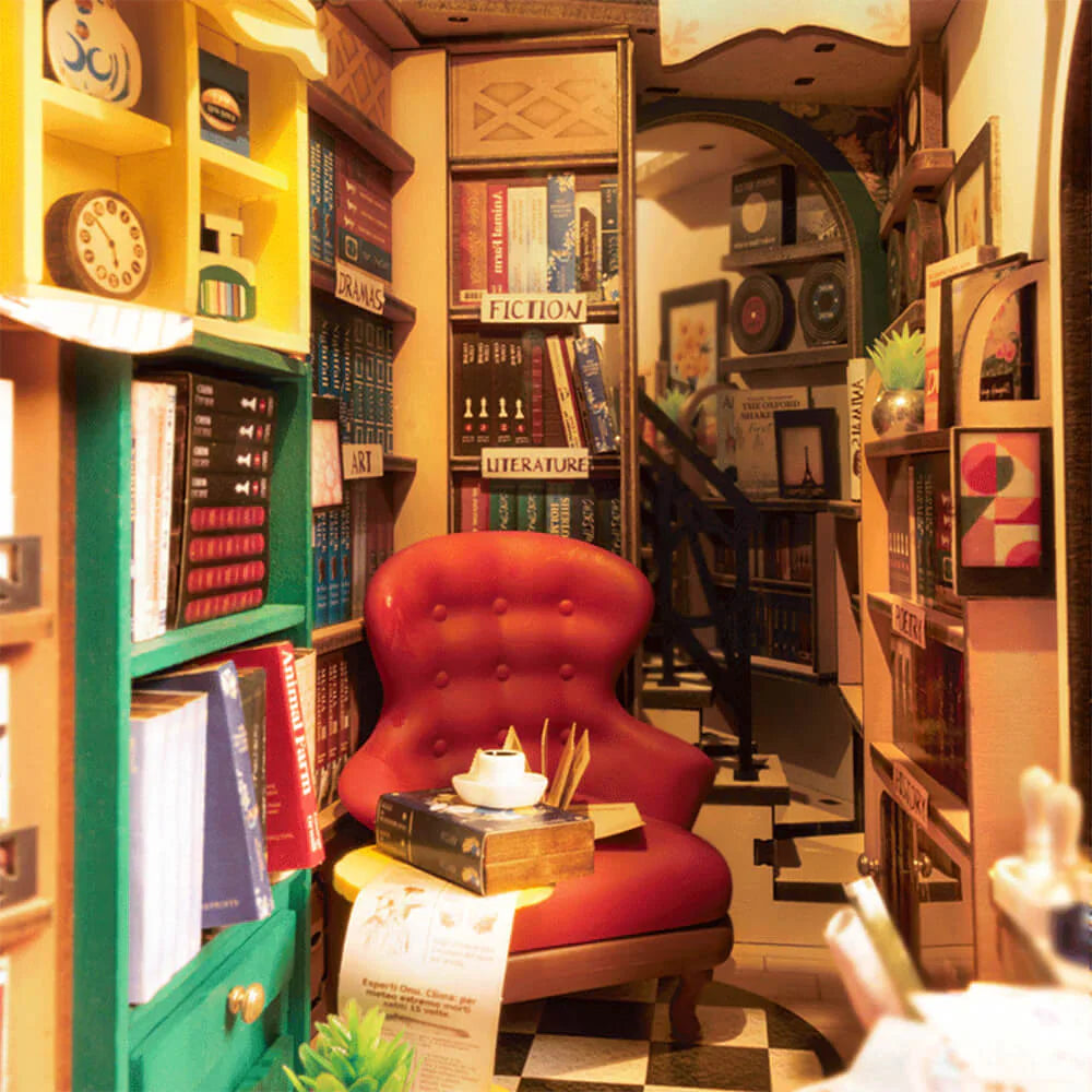 Shakespeare DIY Book Nook Kit - Book Nook Kit